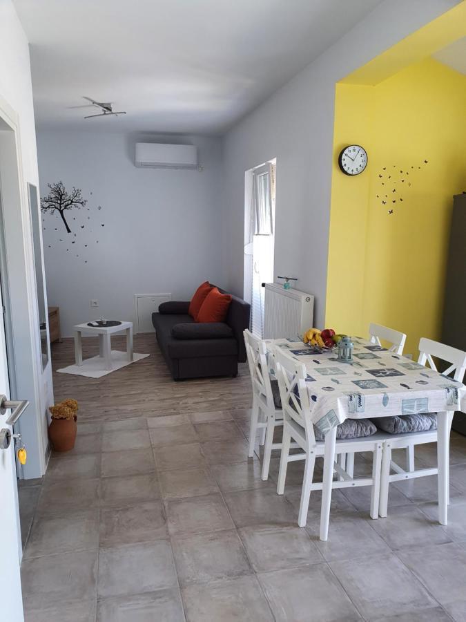 Apartman Luce Apartamento Brzac Exterior foto